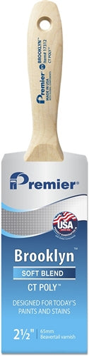 Premier Brooklyn Beaver Tail Varnish CT Poly Paint Brush showcasing the hardwood handle.