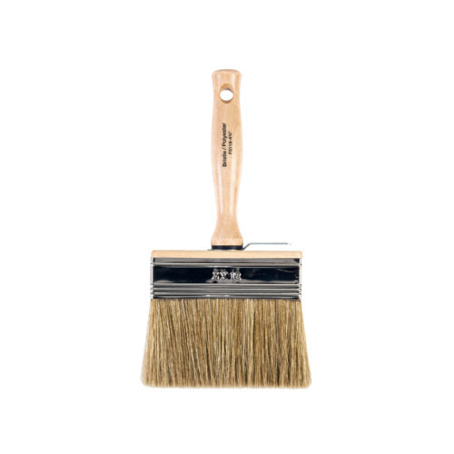 Wooster Bravo Stainer Bristle/Poly Paint Brush highlighting the White China bristle/sable polyester blend bristle and square trim.