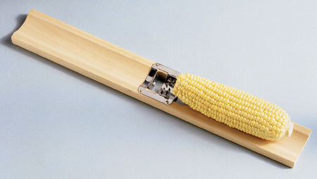 Cutting an ear of corn using the Lee's Corn Cutter 404