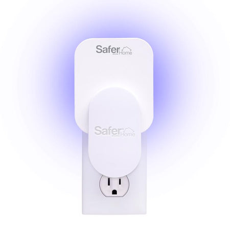 Safer Indoor Flying Insect Trap SH502 illuminated on a white background