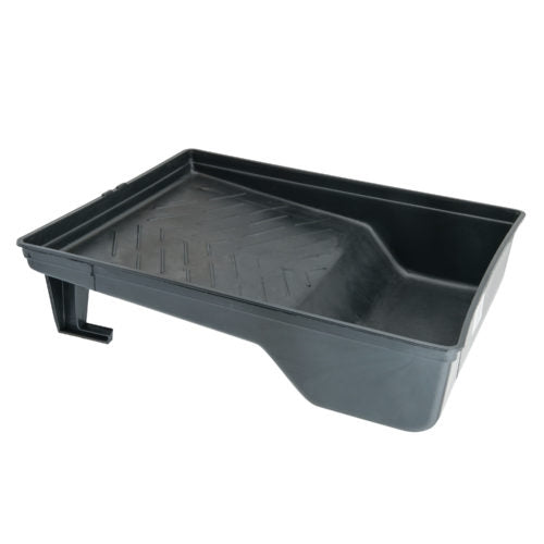 Wooster 2-Quart Deep-Well showing the large capacity of this paint tray.